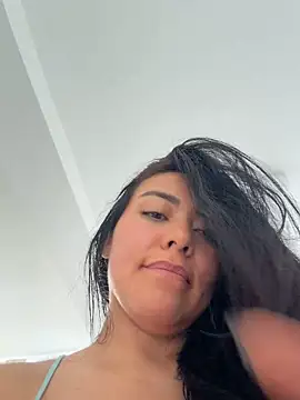 Preview photo of webcam model PetitLumiere on Stripchat