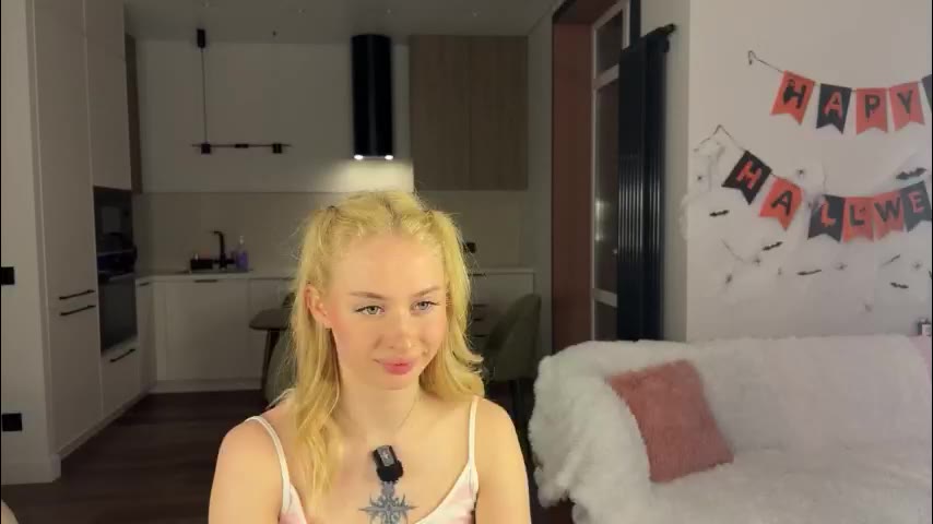 lumeyalune, cam model su LiveJasmin: foto
