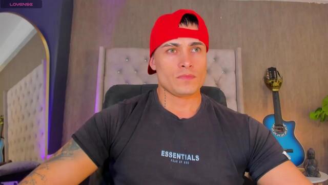 Preview photo of webcam model conor-smiith on Flirt4Free
