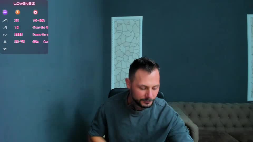 Preview photo of webcam model brianhott on XloveCam