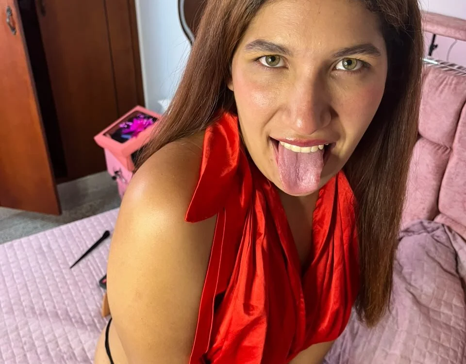 EmeraldBlonde (Stripchat): nuotraukos, profilis