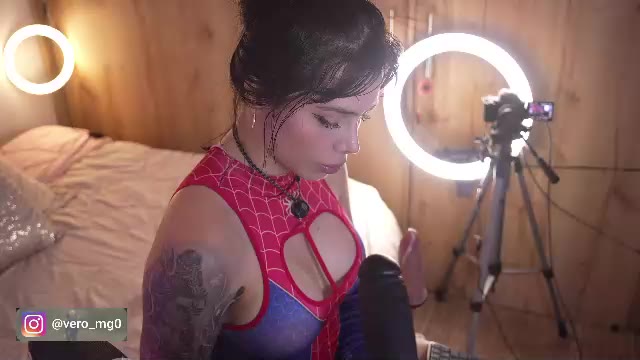 eyrarosee – уебкам модел в Chaturbate: снимки