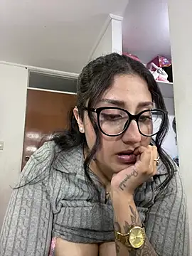 Preview photo of webcam model croftsmila on Stripchat