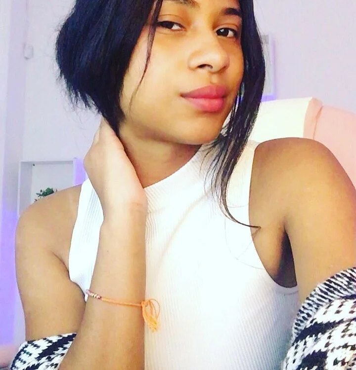 dark_enchantress_ (Stripchat): fotod ja profiil