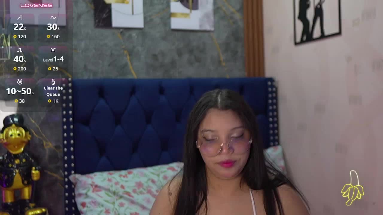 innocenthazel (XloveCam): ảnh người mẫu webcam