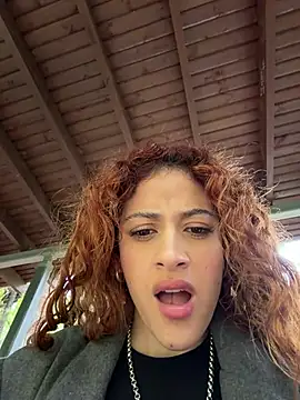 alana15, modèle webcam Stripchat : photos
