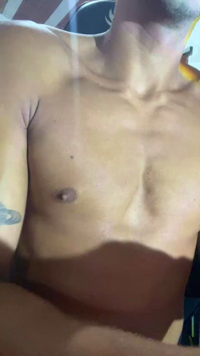 rrock23cm_fun — Cam4のライブ配信モデル：写真・プロフィール