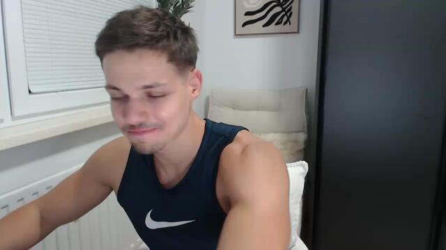 Preview photo of webcam model indy-harrison on Flirt4Free