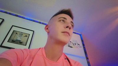 hugo4k — Cam4 ওয়েবক্যাম মডেল: ছবি