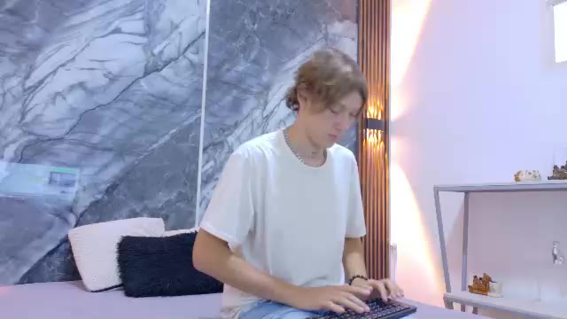 liamcarter__: عارضة كاميرا ويب على Chaturbate