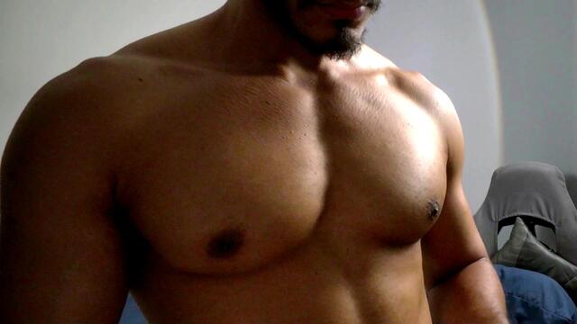 Preview photo of webcam model apolo-alpha on Flirt4Free