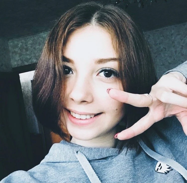 elisejays, webcammodell på Stripchat: bilder