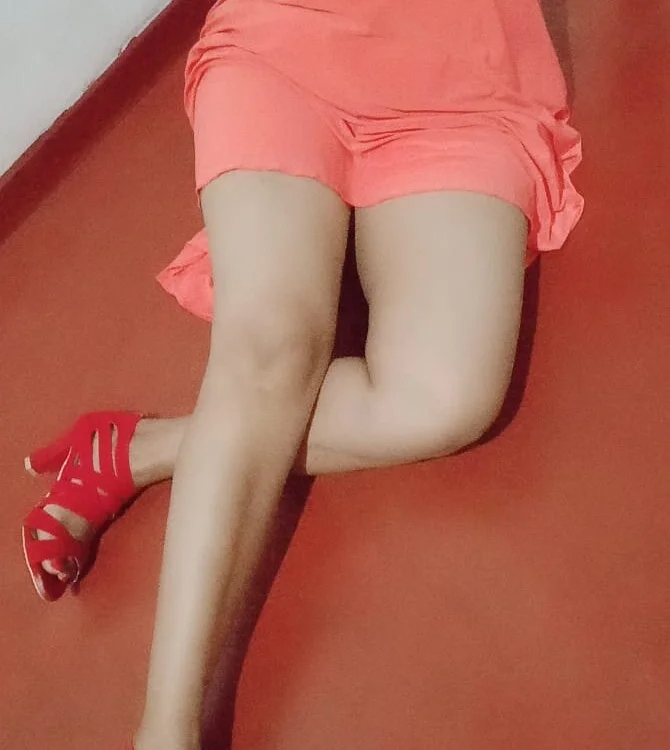 Preview photo of webcam model tharu_sweet on Stripchat