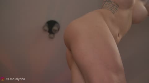 alyonaqueen, model webcam de BongaCams: fotos