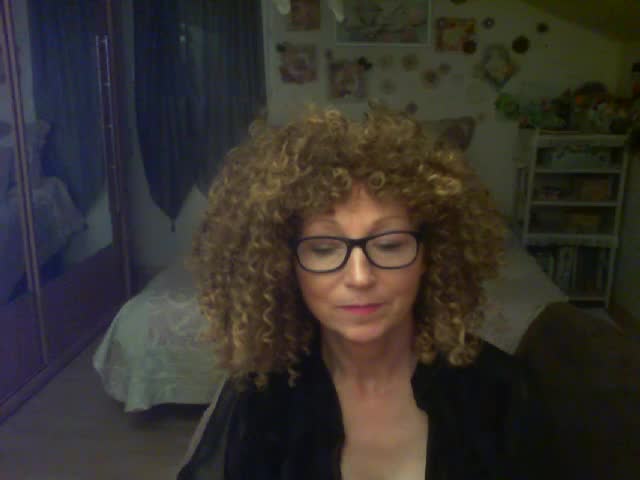 resaly, webcam model na XloveCam: slike