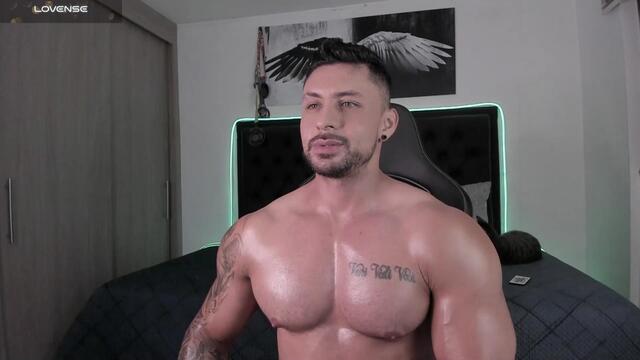 santiago-aesthetic — Flirt4Free वेबकैम मॉडल: फ़ोटो