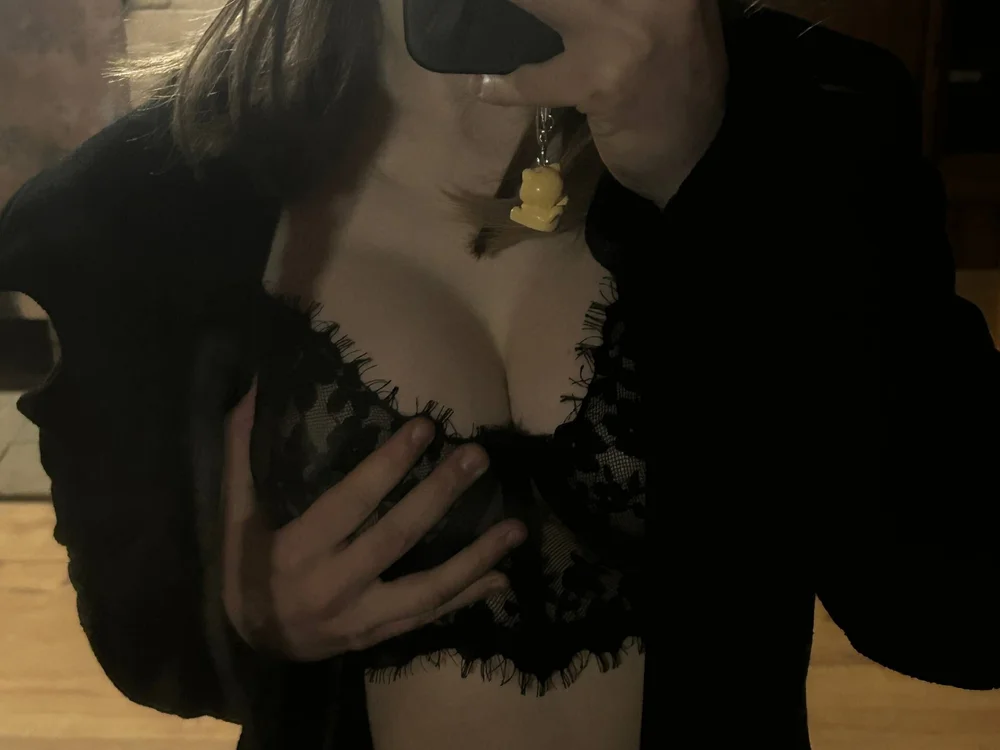 _Selestia_, modèle webcam Stripchat : photos