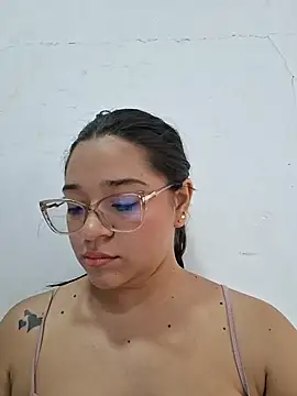 -VICKKY, вебкам модел на Stripchat: слике