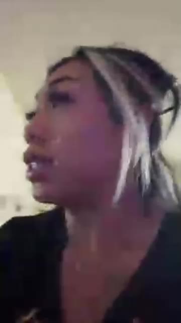 Preview photo of webcam model koihoneyxoxo on Chaturbate