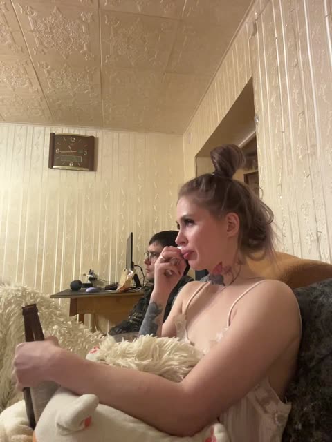letti28 – уебкам модел в BongaCams: снимки