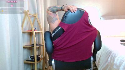 Фото вебкам-модели johnklleyn на Cam4