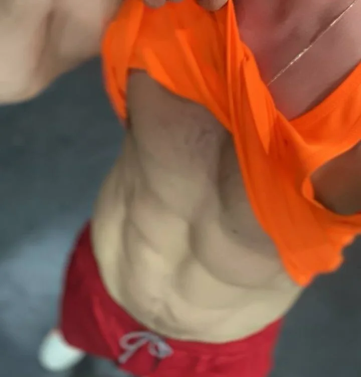 SergoNight — Stripchat वेबकैम मॉडल: फ़ोटो