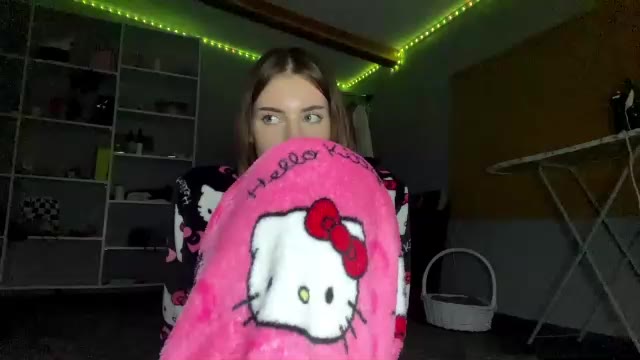 Preview photo of webcam model sarigerla on Chaturbate