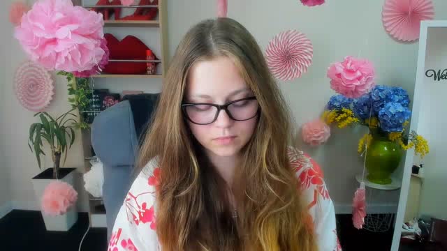 karkutie, model webcam pe XloveCam: poze