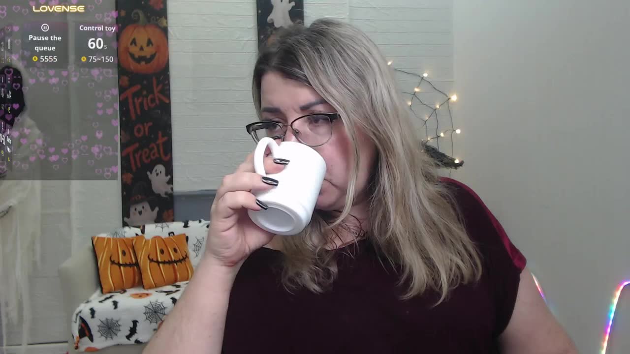 helenenigma në XloveCam: foto dhe profili