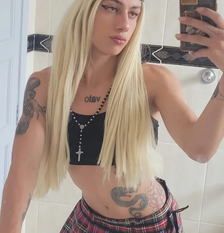 Preview photo of webcam model noah420sr on Stripchat