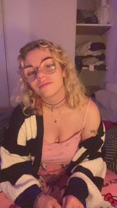 emy_2002 — Cam4՝ լուսանկարներ և պրոֆիլ
