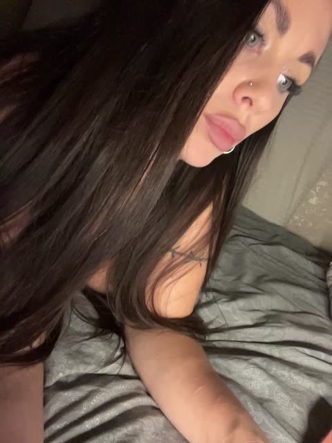 -hennessy- (BongaCams): fotod ja profiil