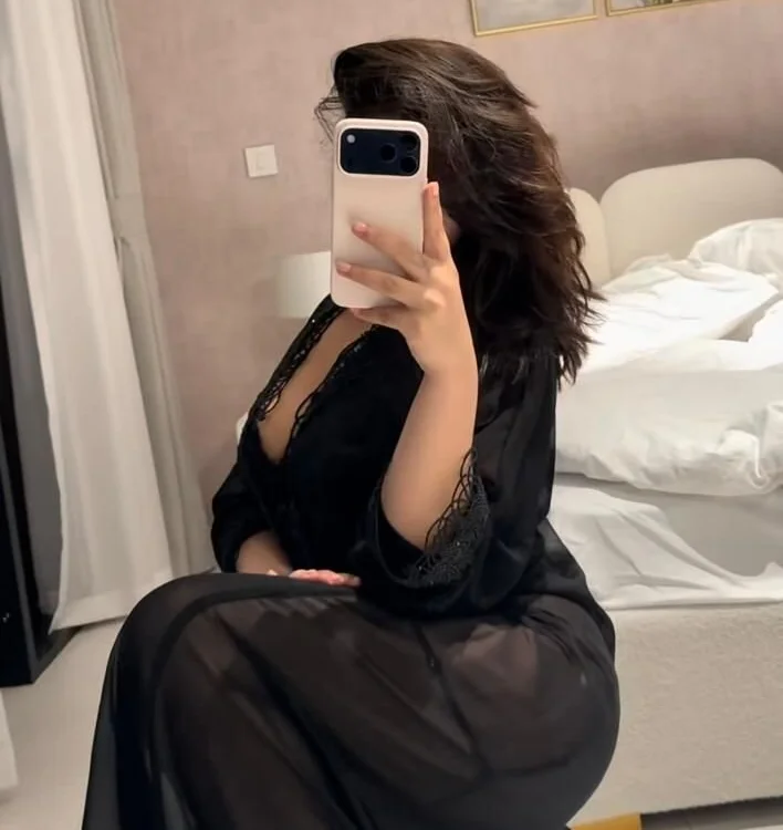 Preview photo of webcam model Quenn_Chiraz_Squirt on Stripchat