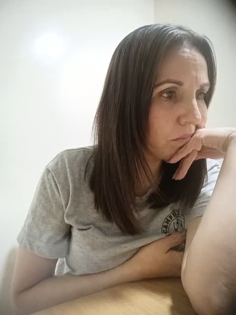 adelashery — XloveCam वेबकैम मॉडल: फ़ोटो