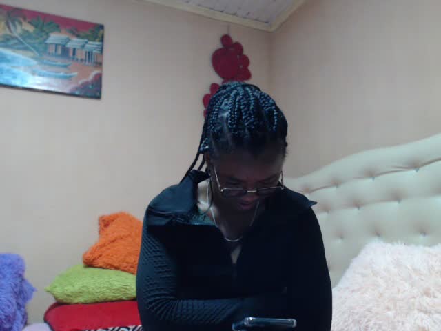 Preview photo of webcam model maryssah on XloveCam