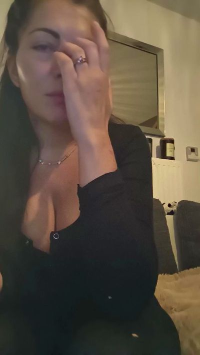saraah34, modèle webcam Cam4 : photos