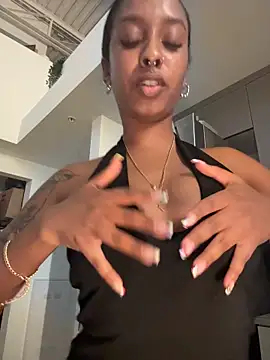 Your_Paris ב-Stripchat: תמונות ופרופיל