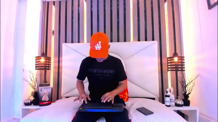 camilocontreras, μοντέλο webcam στο LiveJasmin