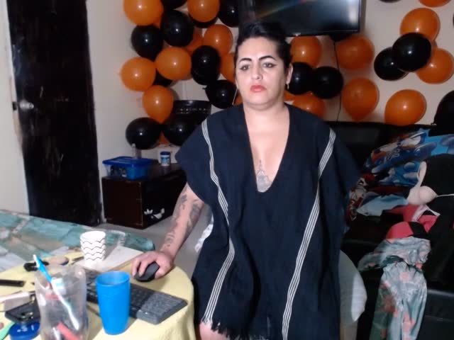sexylatinatrans, modelo webcam do XloveCam: fotos