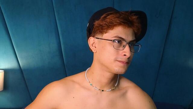 aaron-ez, webcammodell på Flirt4Free: bilder
