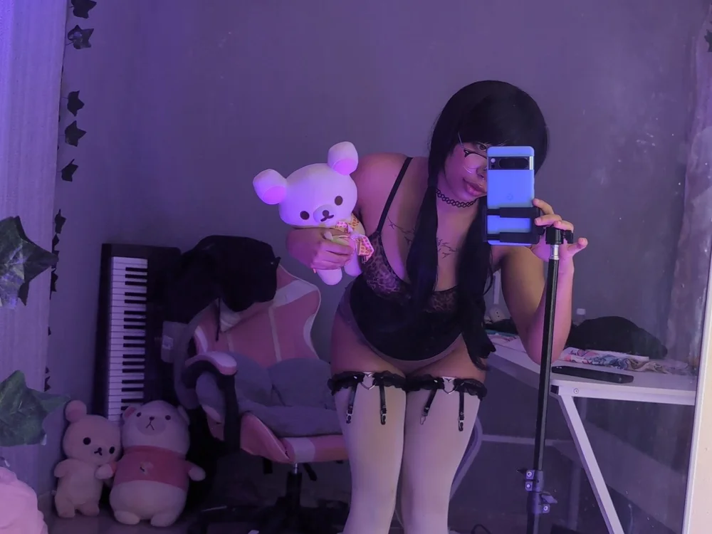 Lenakirbyss, modèle webcam Stripchat : photos