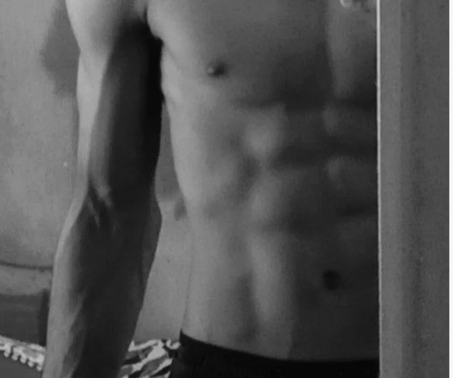 ni8sow, webcam model na Stripchat: slike