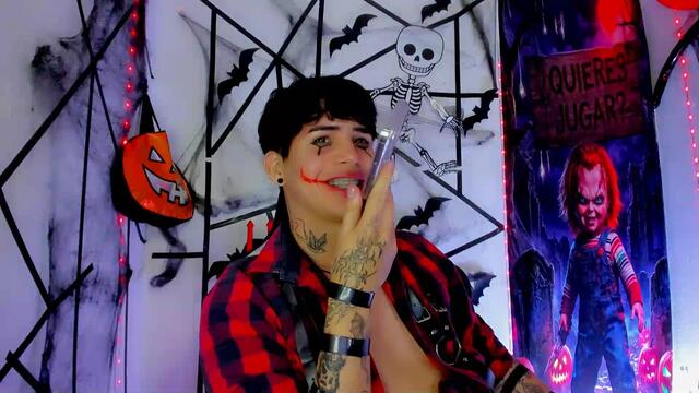 Preview photo of webcam model tayson-millerss on Flirt4Free