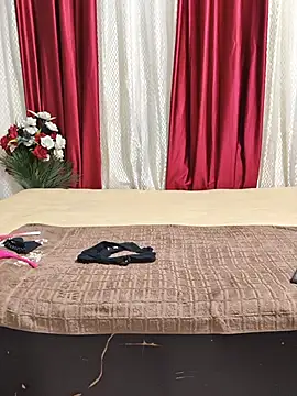 Sha-naya-Naughty (Stripchat): fotod ja profiil