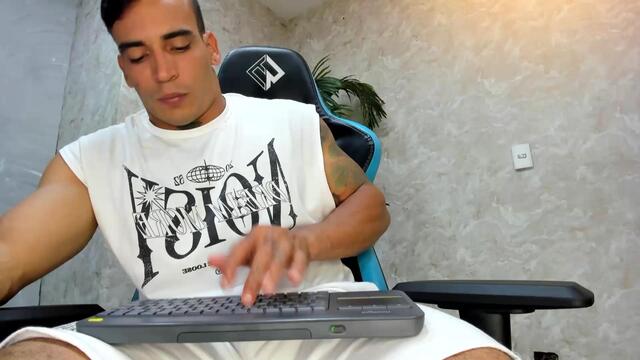 joseph-core na Flirt4Free: fotky a profil