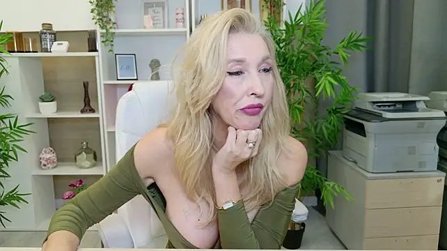 LadyLeea – Stripchat modeli, fotoğraflar