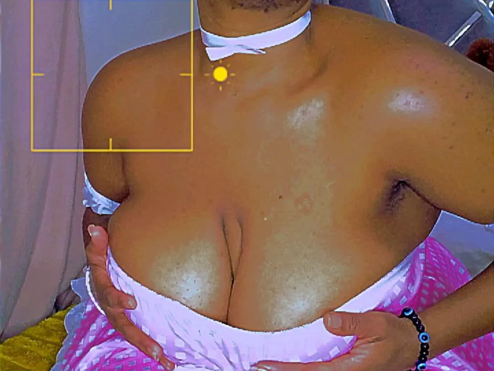 CocoBootyyy, webcam model na Stripchat: slike