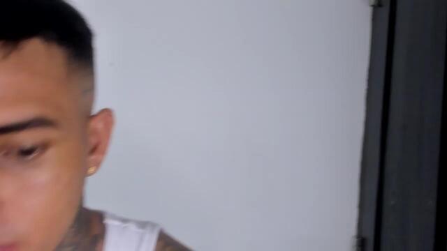 Preview photo of webcam model tyler-belll on Flirt4Free