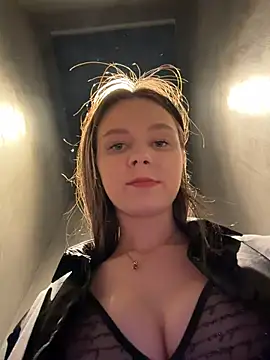 Ttixmila: عارضة كاميرا ويب على Stripchat