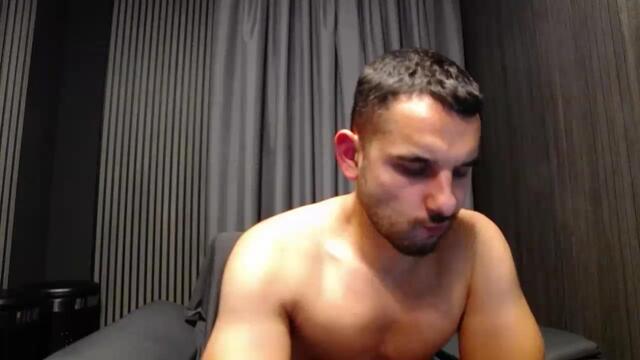 antonio-valentini: عارضة كاميرا ويب على Flirt4Free